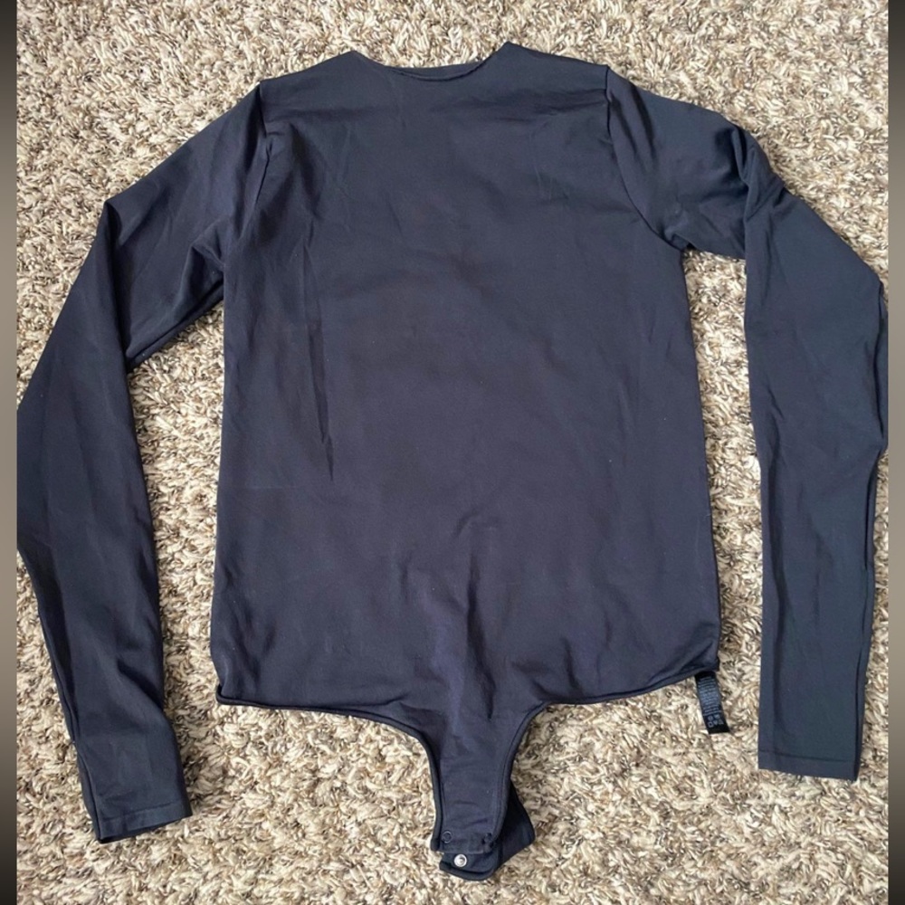 *NEW* SKIMS Essential Long Sleeve Bodysuit Small